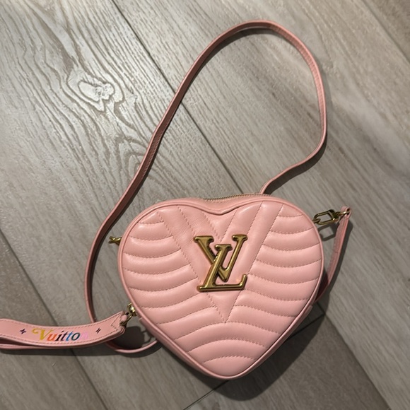 Pre-Loved Louis Vuitton New Wave Heart Crossbody - Picture 11 of 12